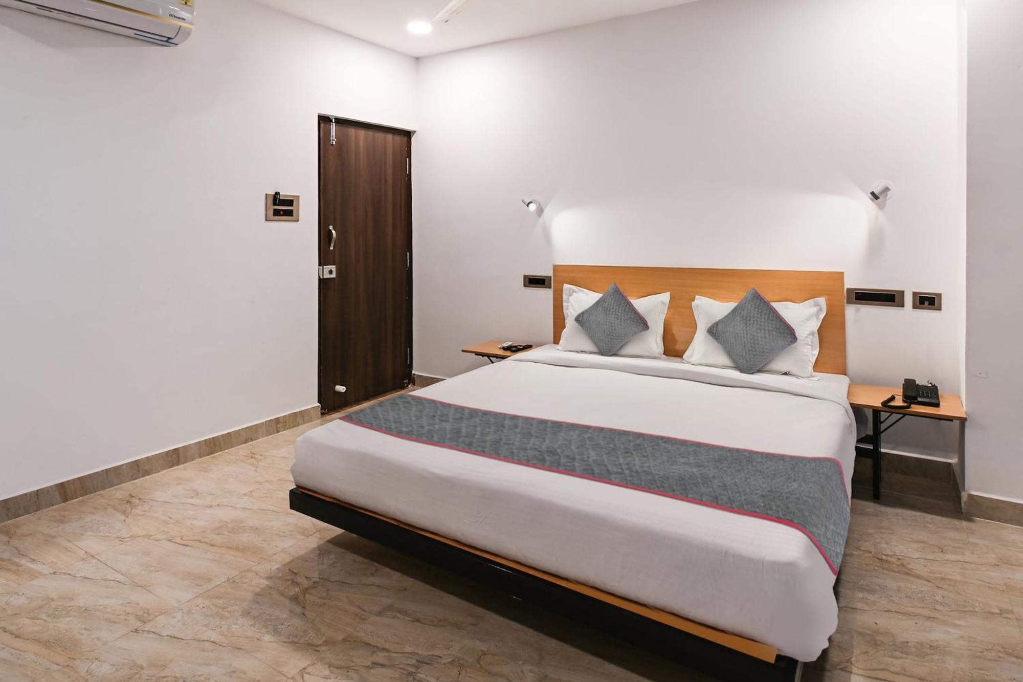 Super Townhouse De Alphabet Karmanghat Χιντεραμπάντ Εξωτερικό φωτογραφία